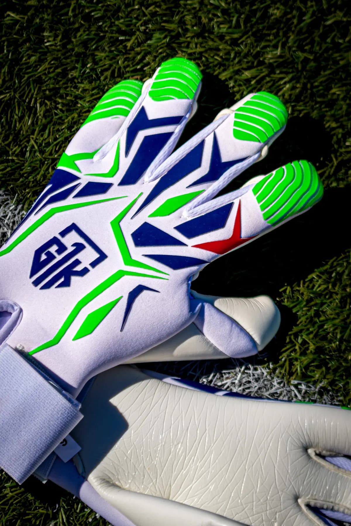 Guantes G1K Goalkeeper Academy para la Escuela de Tecnificación de Porteros en Zaragoza